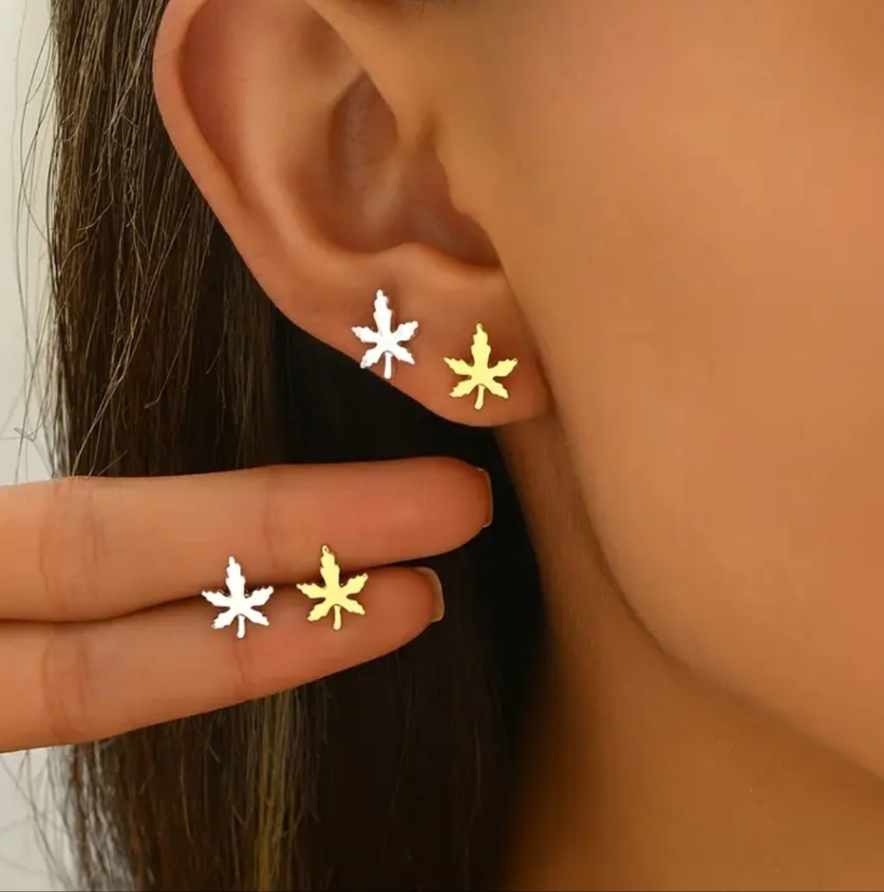 2 Pairs Of Silver 420 Weed Leaf Stainless Steel Stud Earrings 4×(OS) - Picture 5 of 9